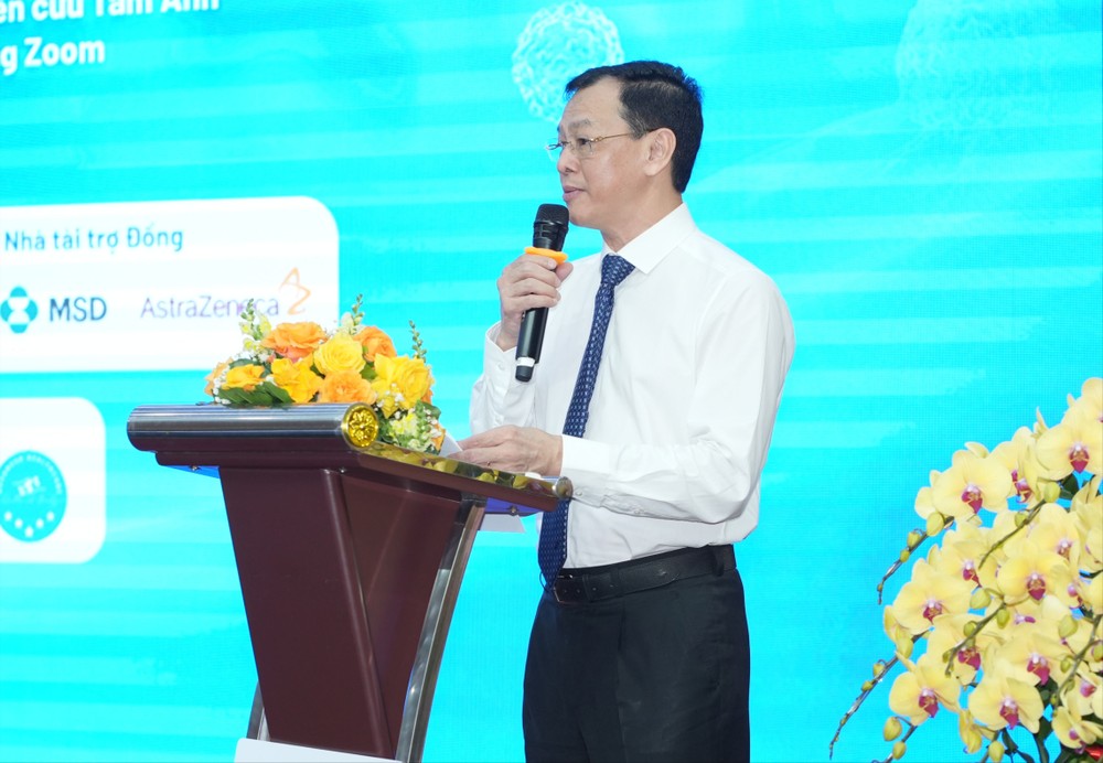 卫生部副部长阮知识发表讲话。