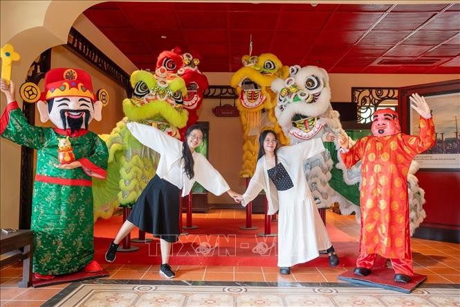 vna_potal_ra_mat_bao_tang_nghe_thuat_lan_–_su_–_rong_dau_tien_tai_viet_nam__stand (1).jpg