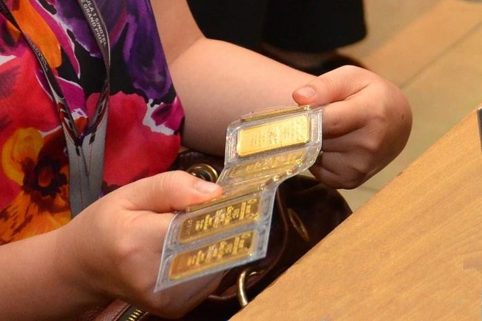 10月24日金价逆转上行。