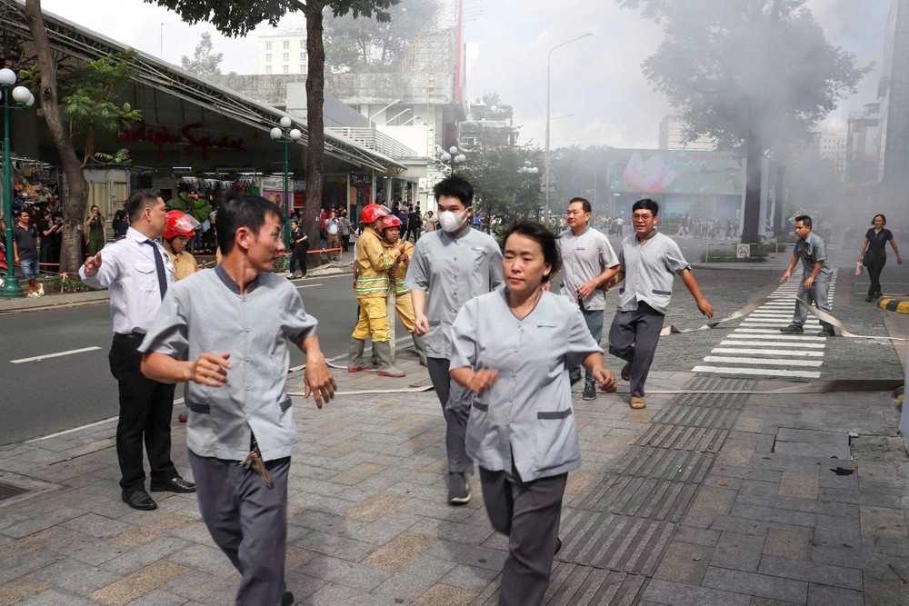 2  z7173814534041-d948bff74640ded2bc3db5d5cdeb8432-2074-949.jpg