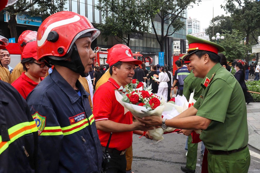 4  z7173814636885-abb8da57edf127ec059d8b7fa494d153-3034-9521.jpg