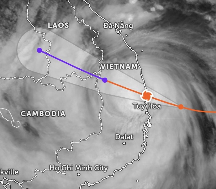 11月6日晚上6时30分台风中心位置的卫星照片。图：Z.E