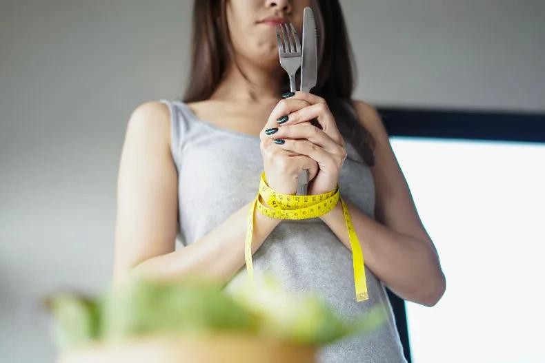 “网红”减肥法不具普适性 潜藏健康风险应警惕。图：互联网
