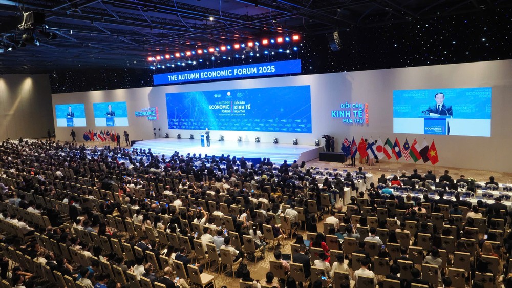 2025年秋季经济论坛于11月26日上午正式开幕。图：黄雄