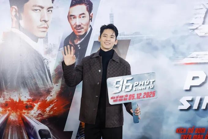 林柏宏在首映红毯上闪亮登场。