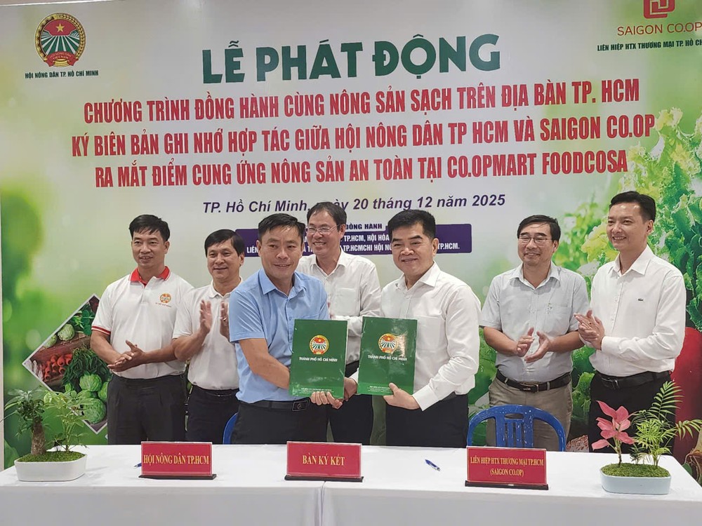 2 z7345949579599-ae1ed2aa6ff314b871001575a38ef654-3758-6382.jpg