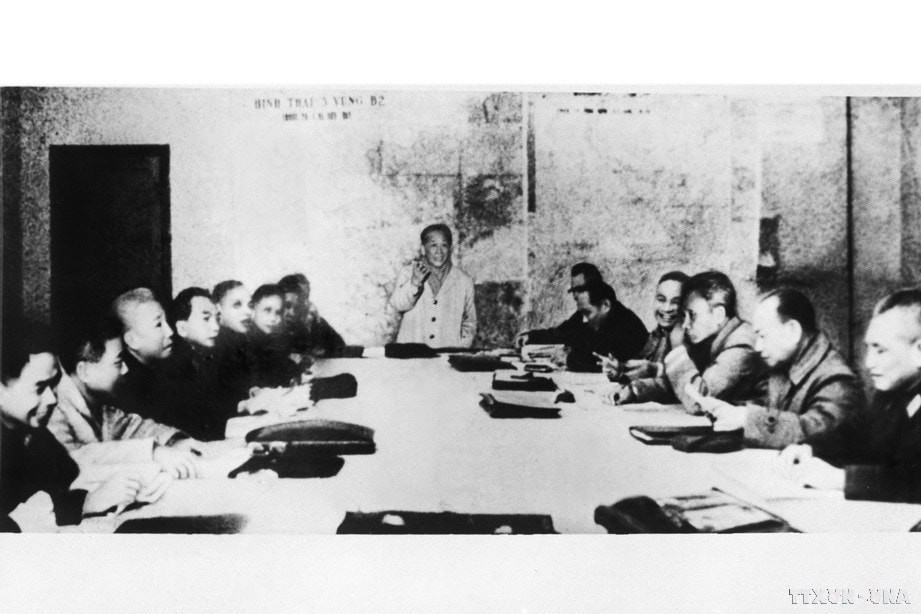 1974年11月，越共中央政治局、中央书记处和中央军委召开会议，决定发动1975年春季总进攻和起义。图：越通社