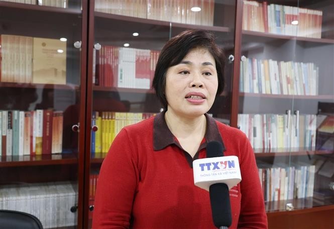 中国社会科学院马克思主义研究院教授、博士，越南问题专家潘金娥接受越通社记者采访。图：越通社