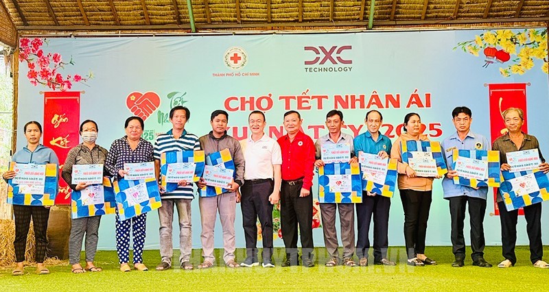 胡志明市市红十字会2025年关照贫民活动。