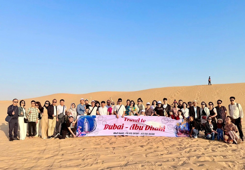 旅游企业通宵协助滞留迪拜的越南游客回国。