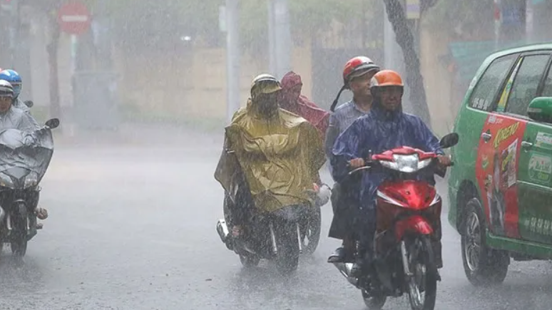 全国多地出现雷雨天气。