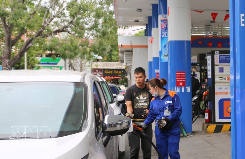 Petrolimex 与 PVOIL 确认油气供应充足，满足客户需求。图：越通社