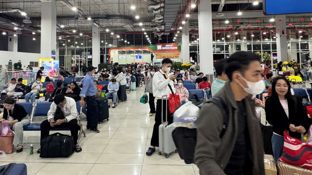 胡志明市东区车站的部分企业申报上调票价。