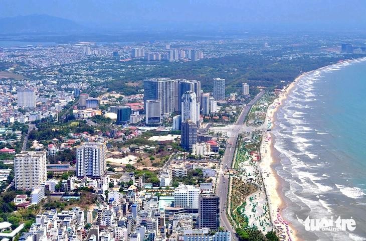 从直升机观看胡志明市头顿海滩。图：光定