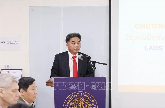 2 can-bo-lao-230326-1.jpg