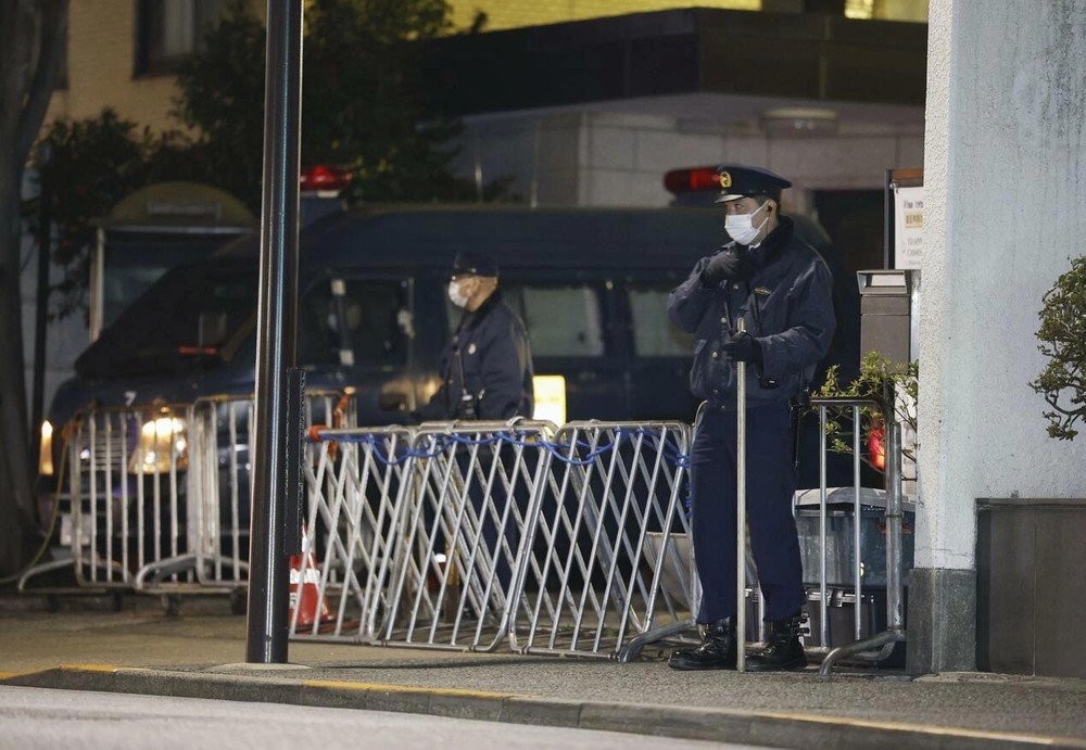 3月24日，日本警察在东京港区中国大使馆外站岗。图片来源：共同社