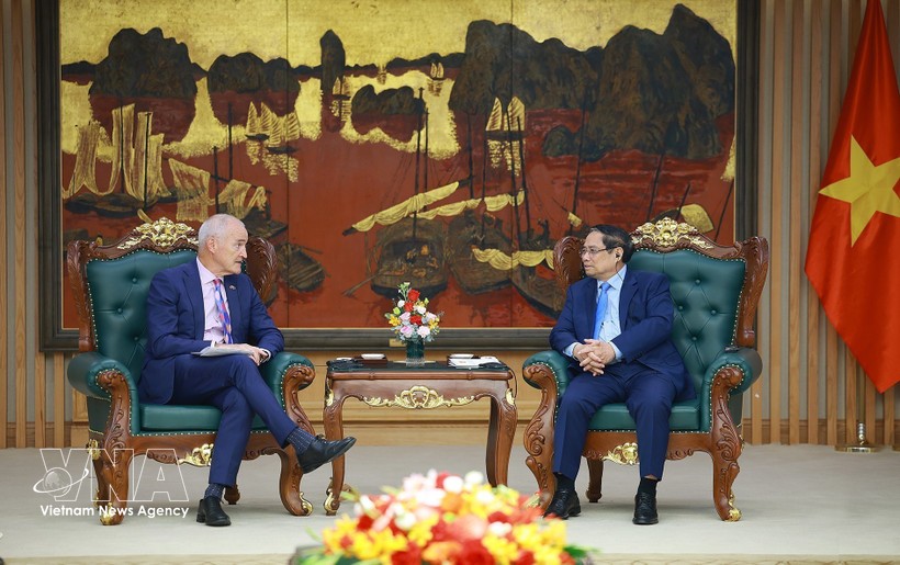 越南政府总理范明政会见澳大利亚皇家墨尔本理工大学校长亚历克·卡梅伦。图：越通社