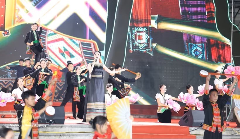 主题为“沙巴——爱情之乡”的艺术活动。图：越通社