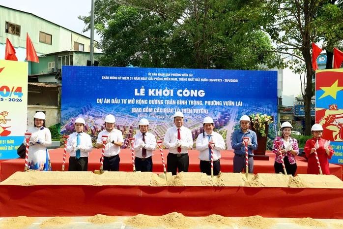 陈平仲街扩建投资项目开工仪式。