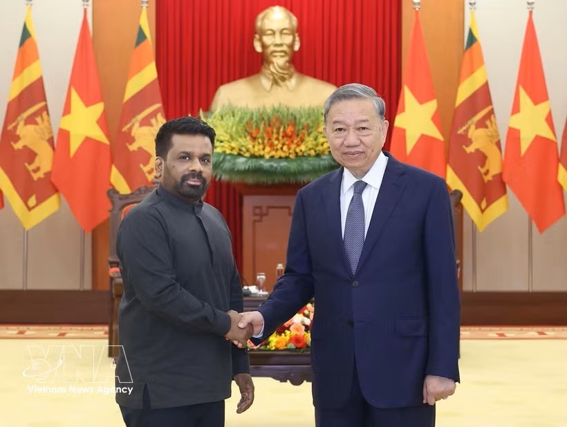 越南共产党中央总书记、国家主席苏林与斯里兰卡总统阿努拉·库马拉·迪萨纳亚克。图：越通社