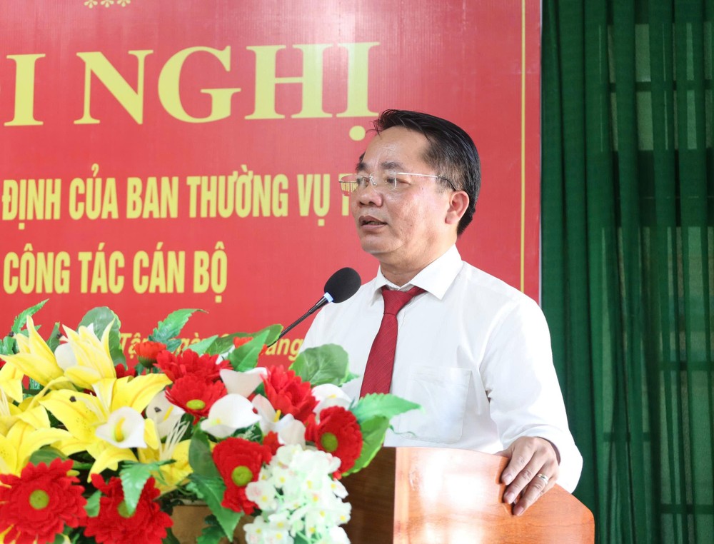 岘港市农林与环境厅副厅长武如全被委任为茶集乡党委书记。