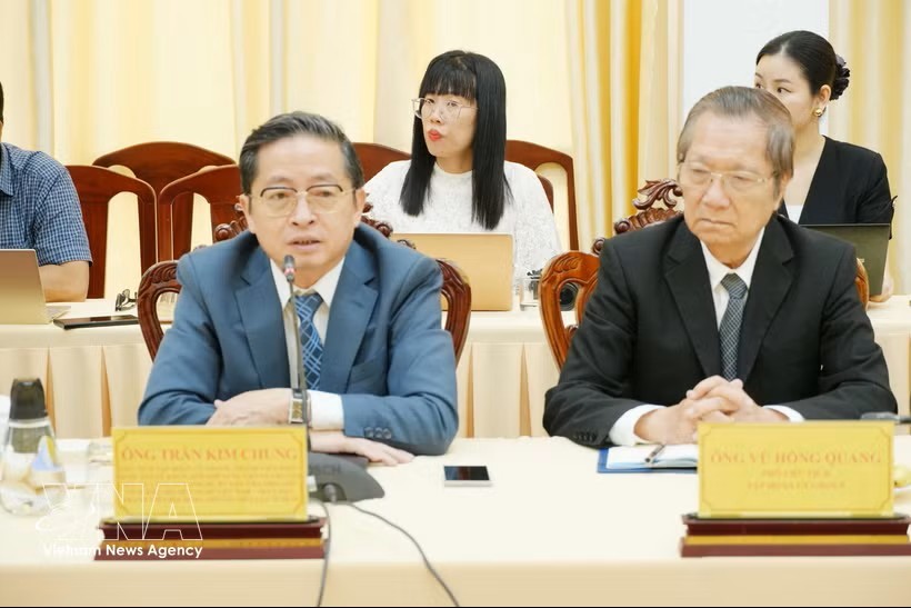 CT集团董事长陈金钟（左）。图：越通社