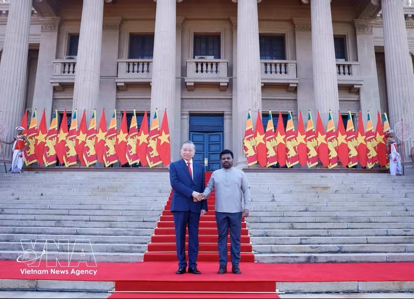 越南共产党中央总书记、国家主席苏林与斯里兰卡总统阿努拉·库马拉·迪萨纳亚克。图：越通社