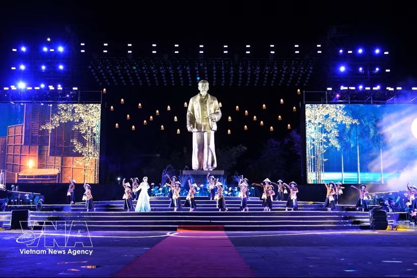 2026年莲村节5月18日晚在乂安省金莲乡正式开幕，纪念胡志明主席诞辰136周年。图：越通社