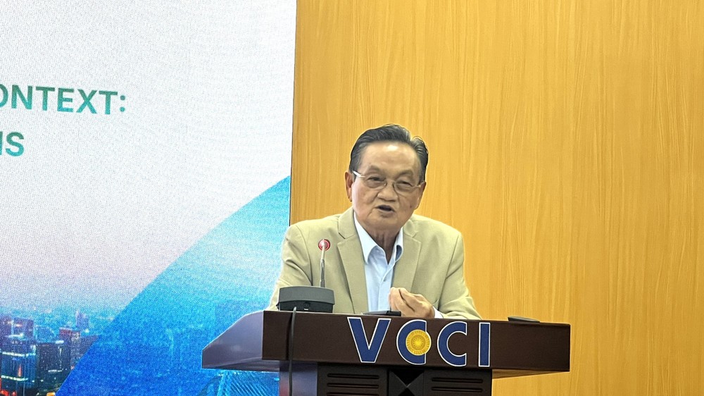 越南国际仲裁中心副主席陈游历博士发言。图：明春