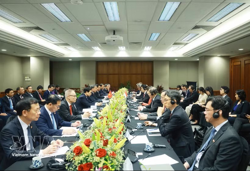 2025年3月12日，越南共产党中央总书记苏林与新加坡共和国总理、人民行动党（PAP）秘书长黄循财举行会谈。图：越通社