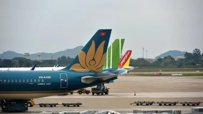 航空票价随燃油价格回落而“降温”。