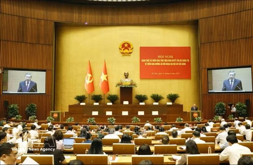 党中央总书记、国家主席苏林在贯彻落实党“十四大”外交路线的第6号《决议》学习部署会议上发表指导性讲话。图：越通社