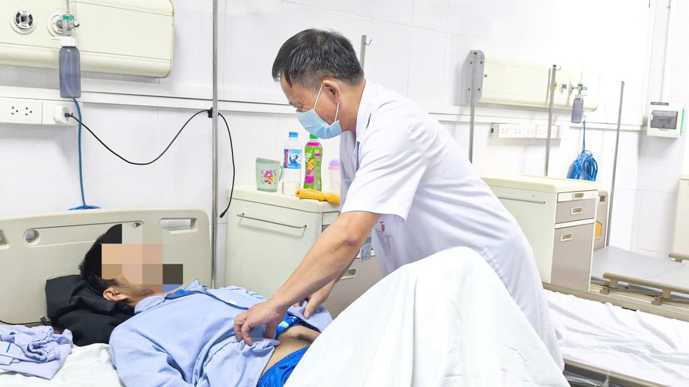 一名疟疾患者正在中央热带病医院接受治疗。