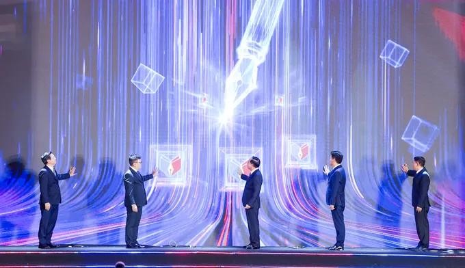 中央宣教与民运部、越南新闻工作者协会以及海防市领导共同进行2026年全国新闻报刊盛会开幕仪式。