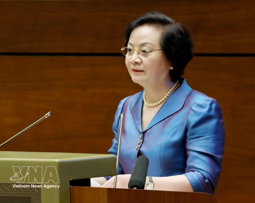 党中央书记处书记、政府副总理范氏清茶代表政府党组作题为《三级政府模式运行一周年成果评估及继续创新治理方式、提升国家行政管理效能》的专题报告。图：越通社