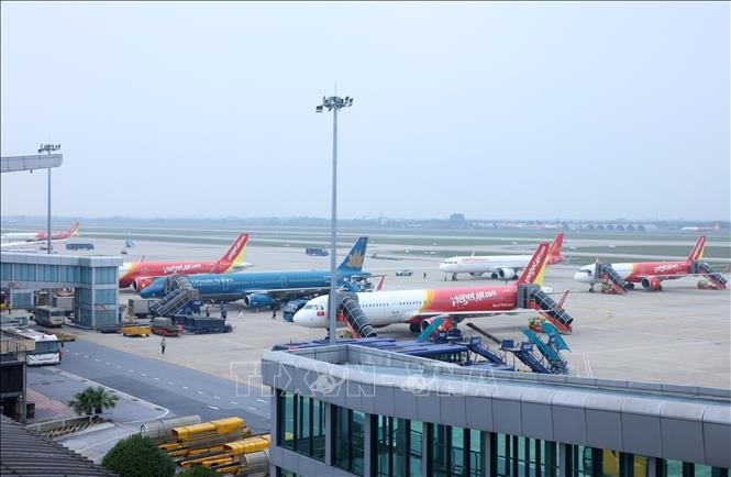 各家航空公司的飞机停靠在内牌国际机场。资料图：国庆