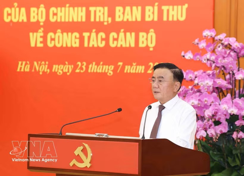 党中央政治局委员、中央书记处常务书记陈锦秀主持会议。图：越通社