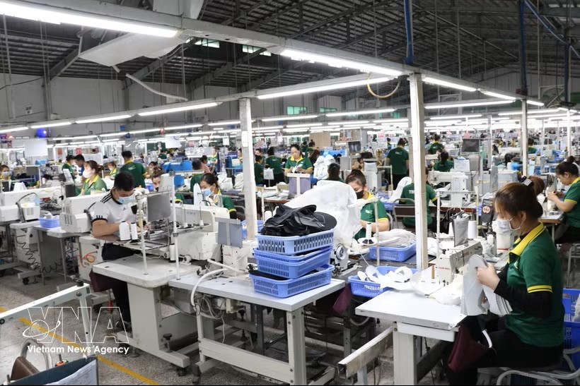 前7个月，新成立注册企业数量达12.59万多家，注册资本总额达近1518.9万亿元，反映出经济复苏态势。图：越通社