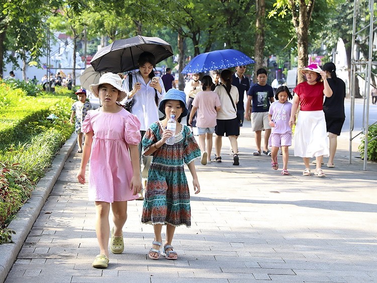 北部及中部地区迎来高温天气。（示意图）