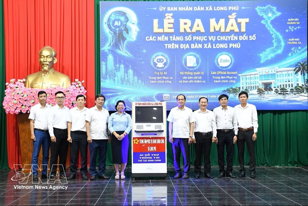 xa-long-phu-ra-mat-he-sinh-thai-cac-nen-tang-so-va-tro-ly-ai-ho-tro-thong-tin-thu-tuc-hanh-chinh-anh2-ttxvn.jpg