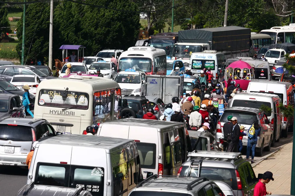 Du khách ùn ùn đổ về Đà Lạt nghỉ lễ ảnh 3