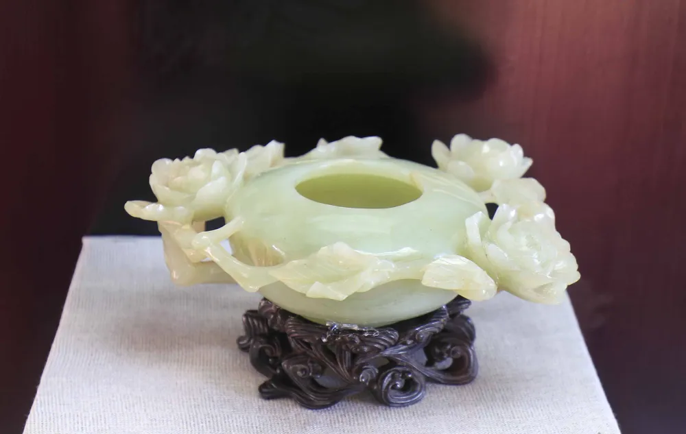 Lần đầu giới thiệu bộ hiện vật cung đình triều Nguyễn  ảnh 9