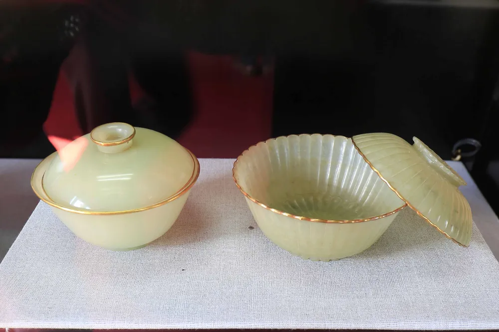 Lần đầu giới thiệu bộ hiện vật cung đình triều Nguyễn  ảnh 11