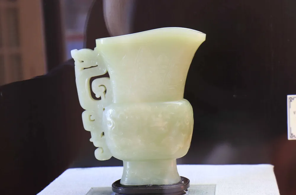 Lần đầu giới thiệu bộ hiện vật cung đình triều Nguyễn  ảnh 4