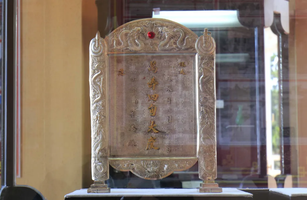 Lần đầu giới thiệu bộ hiện vật cung đình triều Nguyễn  ảnh 5