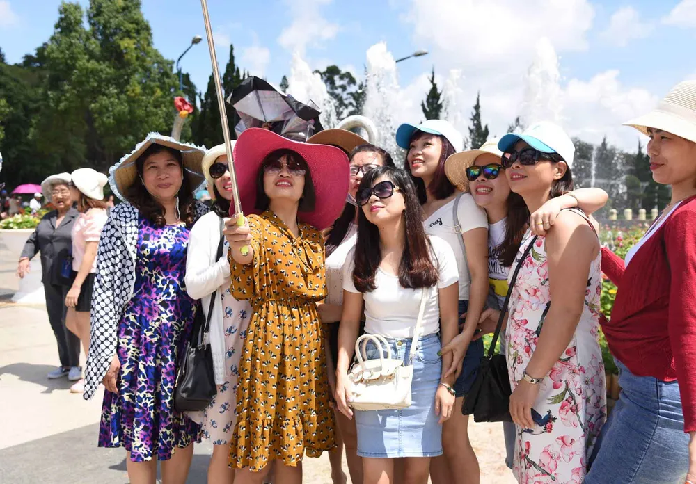 Du khách chen chân lên Đà Lạt nghỉ mát ảnh 6