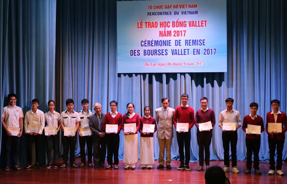 Tặng 179 suất học bổng Vallet cho học sinh, sinh viên các tỉnh Tây Nguyên ảnh 2