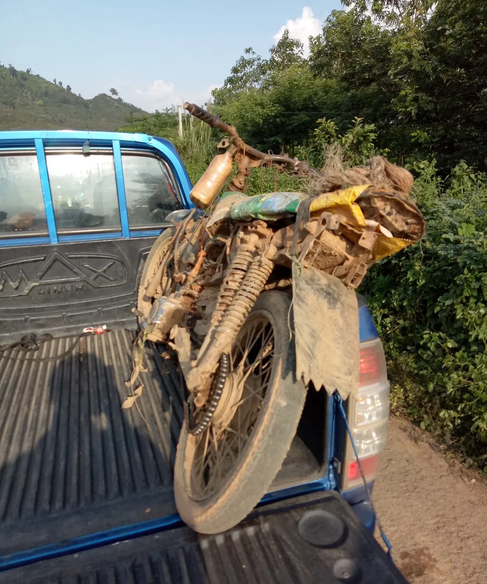 Lâm tặc đốt xe phi tang khi gặp kiểm lâm ảnh 3