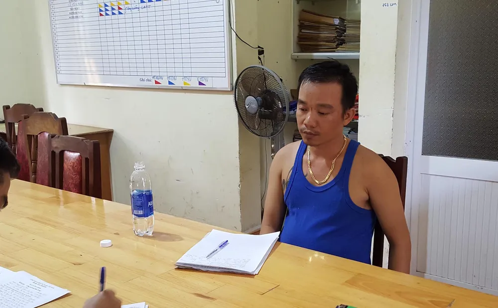 VIDEO: Giết người tình, xì bình gas cố thủ dọa nổ cả khu vực ảnh 4