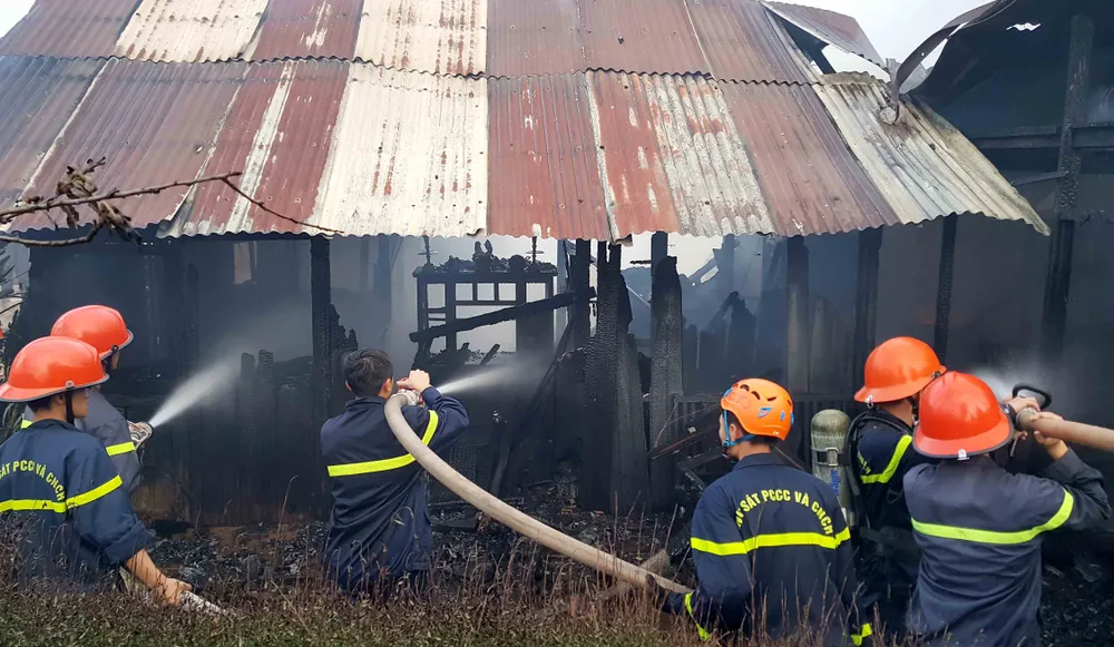 Hỏa hoạn thiêu rụi một căn nhà ở Đà Lạt ảnh 1